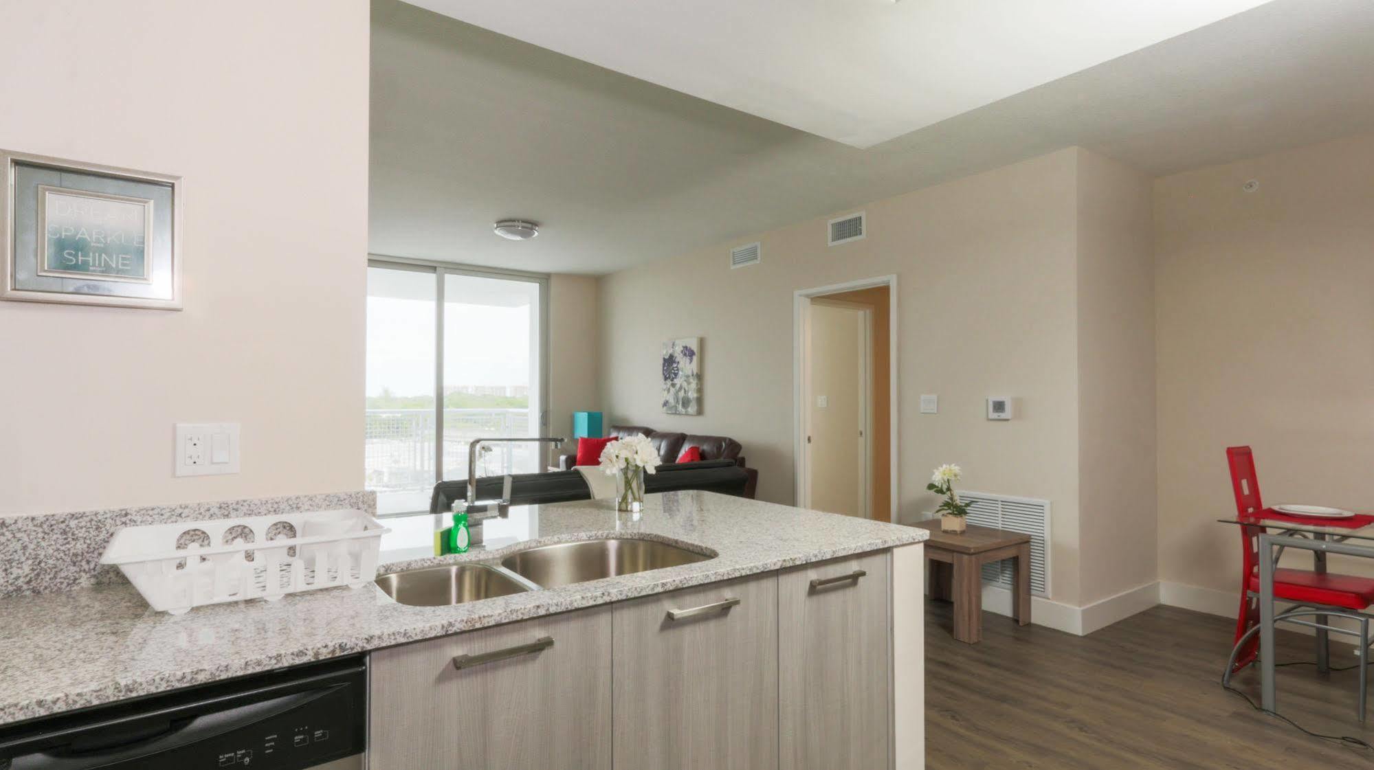 Pelicanstay In Coconut Grove Miami Coral Gables Exterior foto